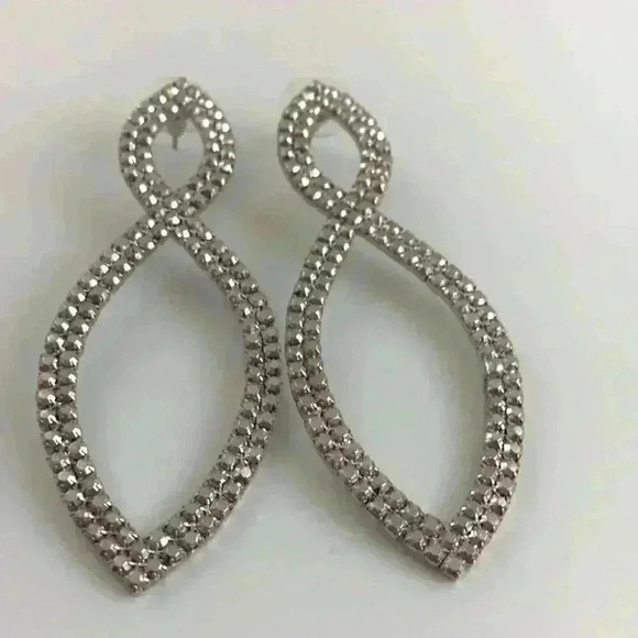 Vera Wang new trendy earrings - Picture 2 of 6